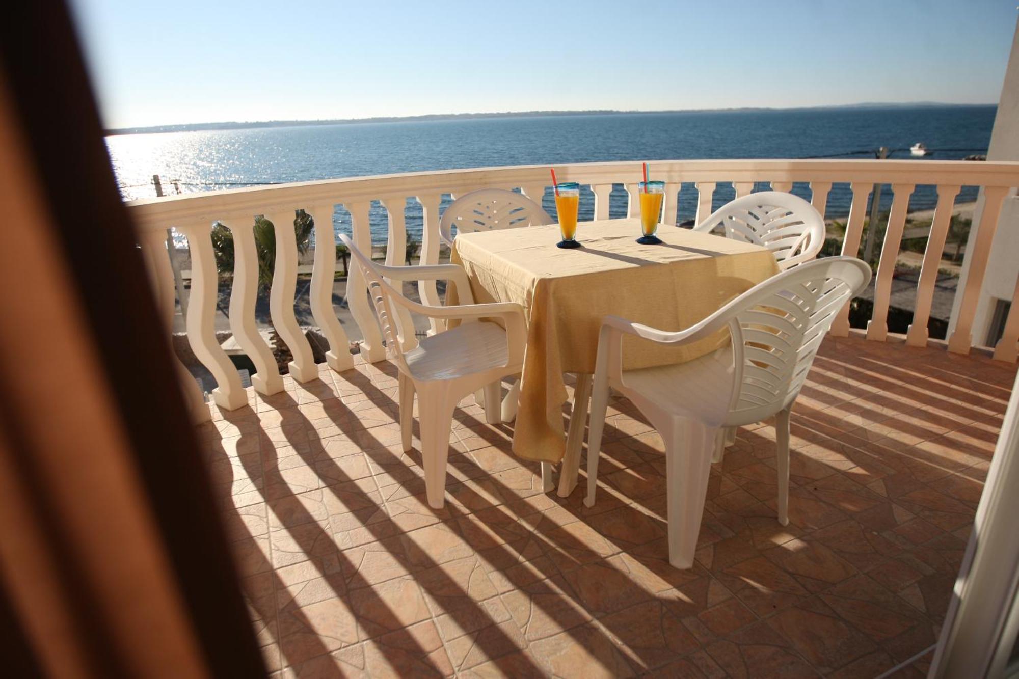Sea View Apartments Nina فرسي الغرفة الصورة