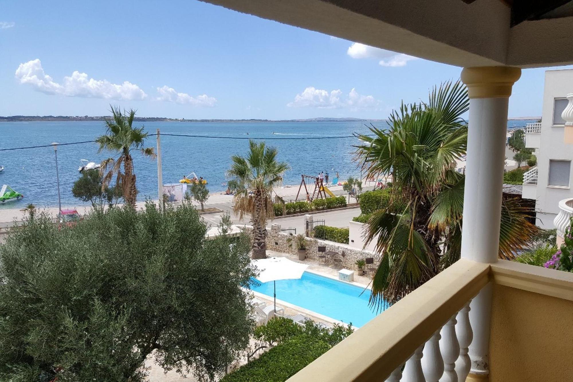 Sea View Apartments Nina فرسي المظهر الخارجي الصورة