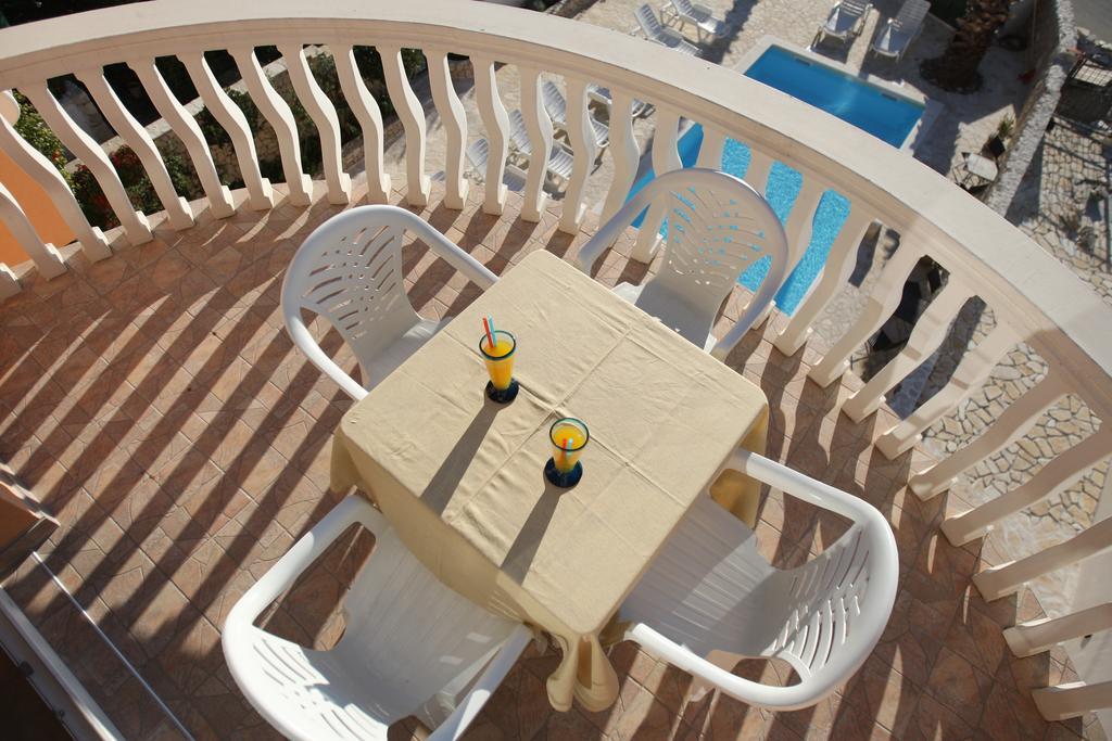 Sea View Apartments Nina فرسي المظهر الخارجي الصورة