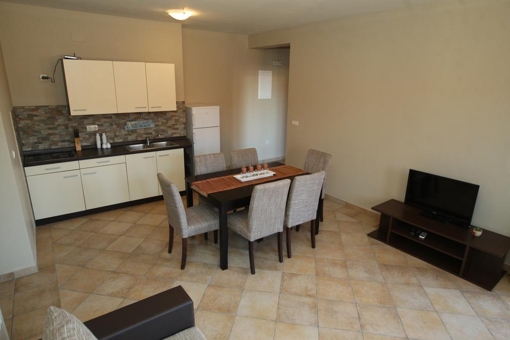 Sea View Apartments Nina فرسي المظهر الخارجي الصورة